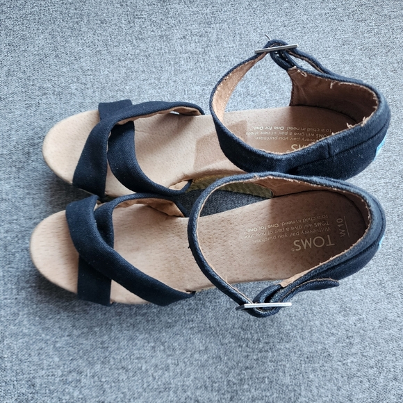 Toms Wedges s10 - Picture 3 of 6